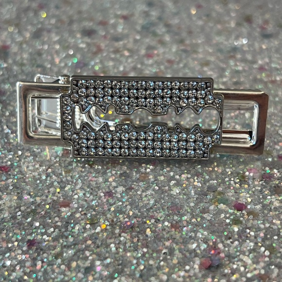 New Razor Blade Rhinestone Hair Clip - Picture 10 of 10